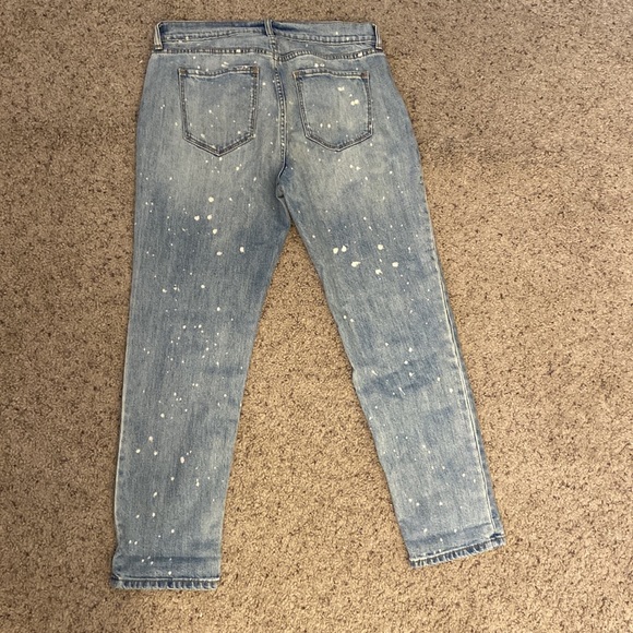 Old navy “boyfriend” jeans, sz 8, paint splatter print, rarely worn. Light wash - Picture 2 of 2